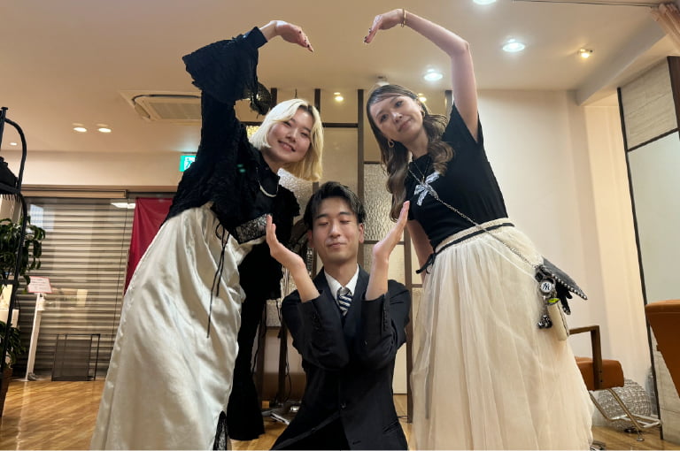 abije(アビエ)｜東大阪の美容室 – 似合う前髪ならアビエの仲の良いスタッフ達