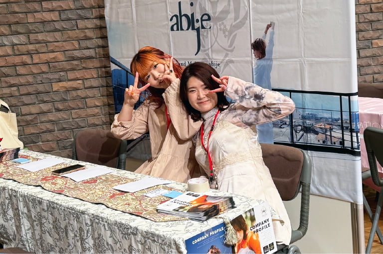 abije(アビエ)｜東大阪の美容室 – 似合う前髪ならアビエの仲の良いスタッフ達